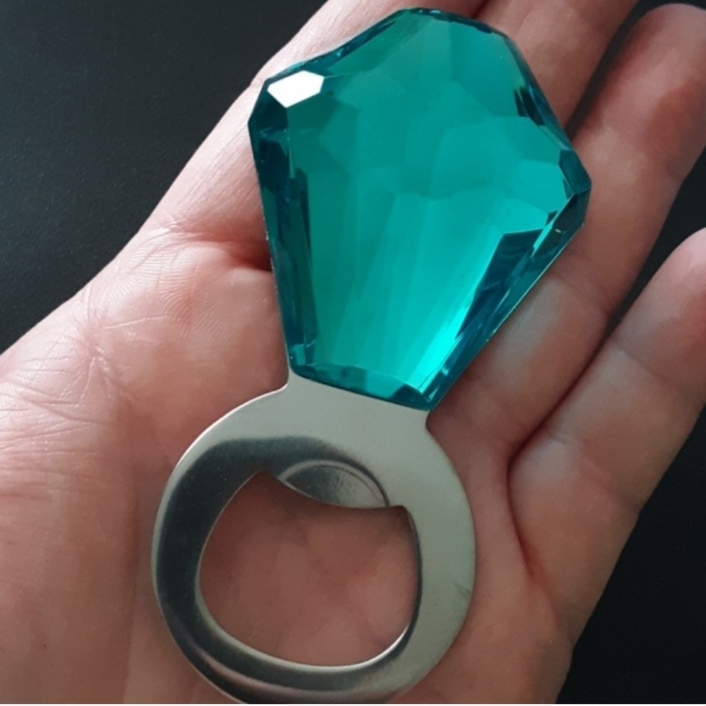 🤩 Blingy Teal Diamond Ring Bottle Opener